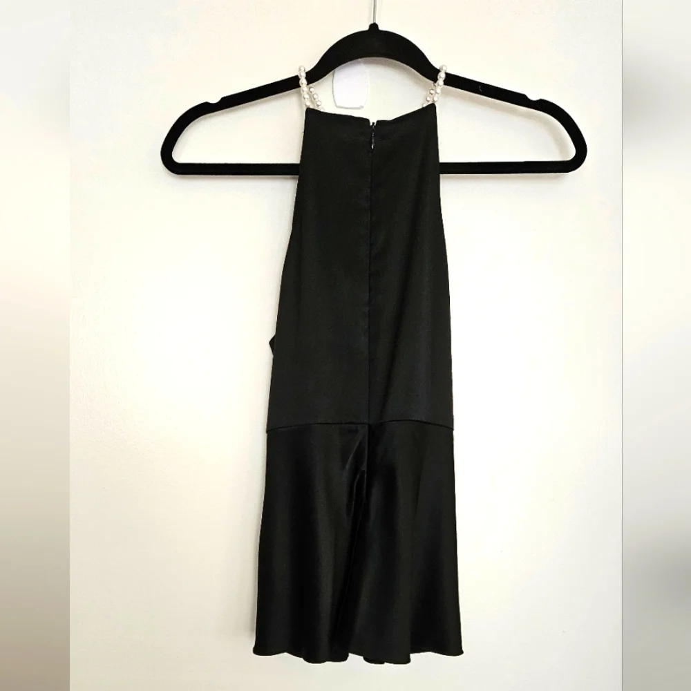 Michael Kors Womens Black Silk Size 4 Halter Keyhole Top W/Faux Pearl St…